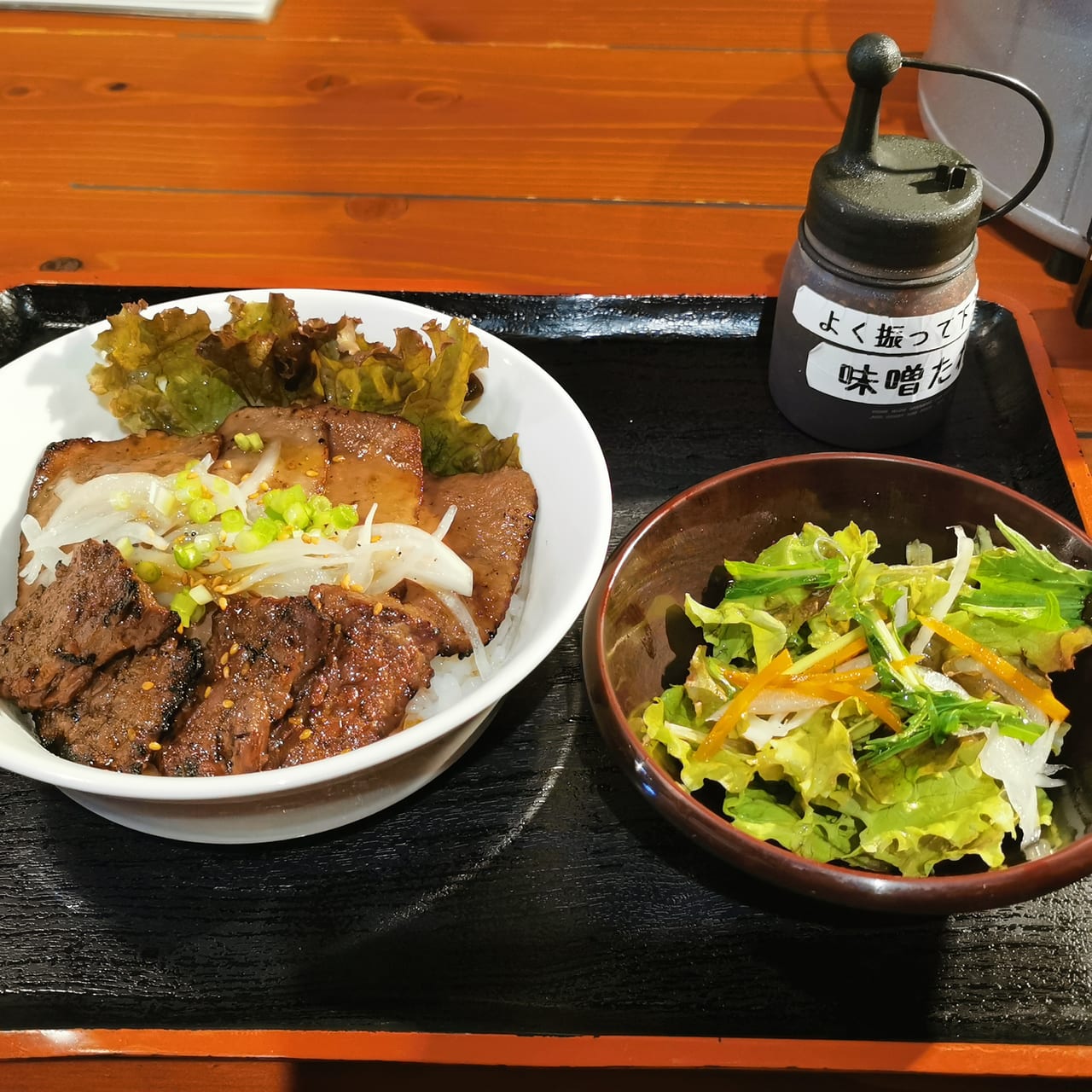 中津市】その日にならないとわからない！？ 焼肉屋さんの日替わり丼