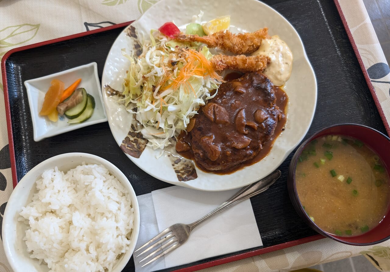 ハンバーグ定食