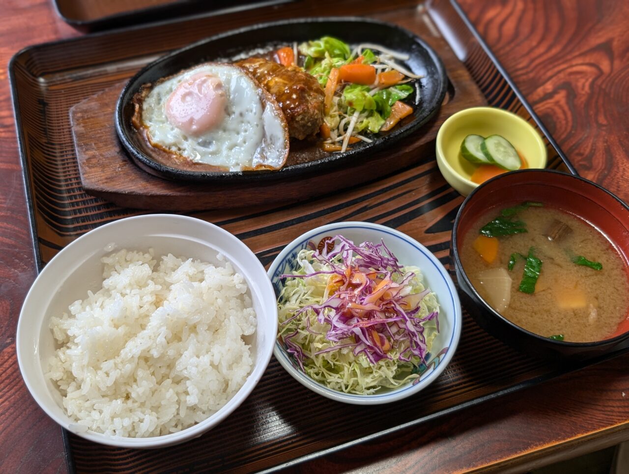 ハンバーグ定食